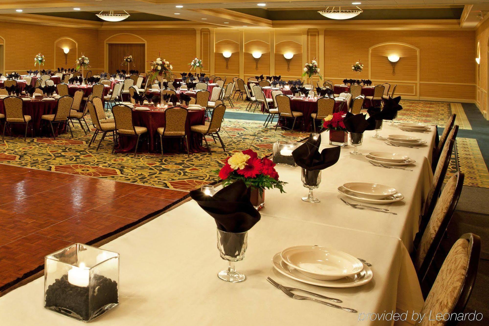 Holiday Inn Cleveland - South Independence By Ihg Ресторан фото
